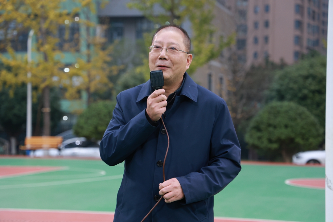 20241126574302.jpg 向董讲话.jpg