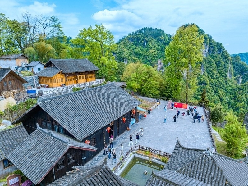 湘西矮寨桥十八洞村2.jpg